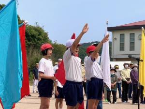 通小学校児童の選手宣誓の様子