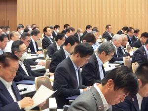 話を聞く江原市長