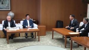 県議会へ要望の様子