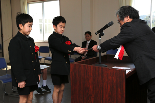 「鯨唄」の伝承活動に取り組む通地区子ども会