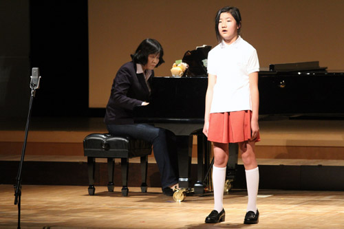 関　美心さんの独唱
