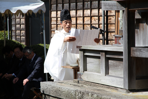 三隅八幡宮の古屋正次宮司が祝詞を奏上