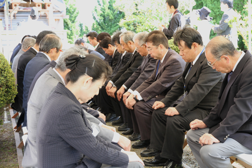 地区住民で構成された村田清風顕彰会の会員など約30人が参加