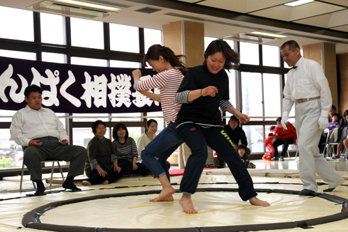尻あっての掛け声で白熱した戦い