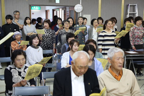 最後に全員で「ふるさと」を合唱
