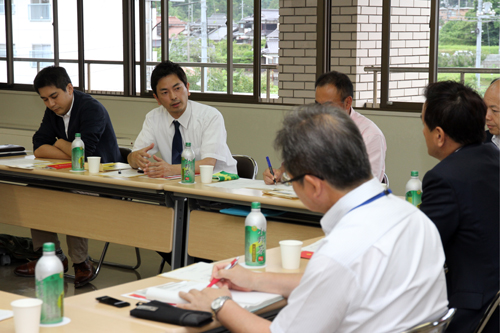 湯本温泉の現状と課題を話す伊藤さん