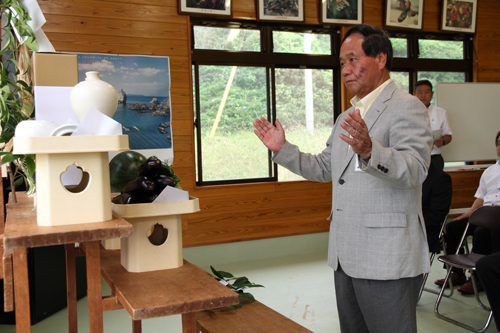 玉ぐしを捧げる大西市長
