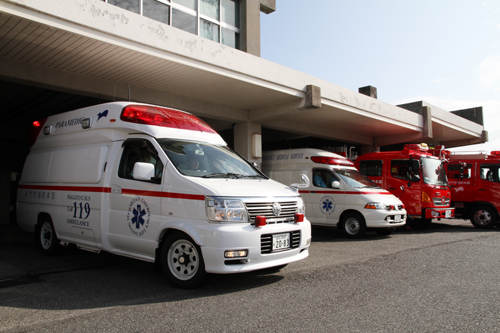 救急車に乗り込み、現場に出動