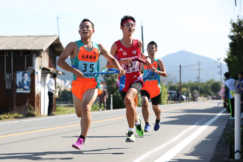 中継点前のデッドヒート