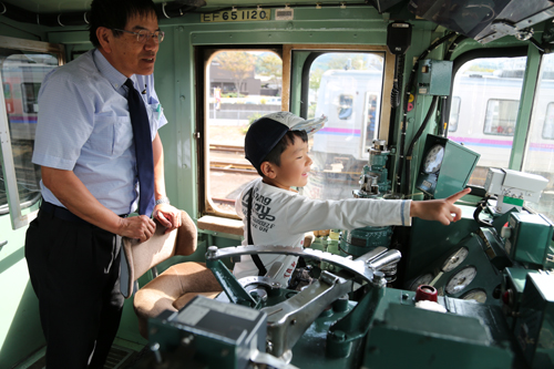 運転席からの眺めを楽しむ