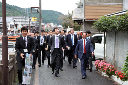 長門湯本温泉の町並みを歩く