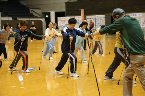 教室には約80人が参加