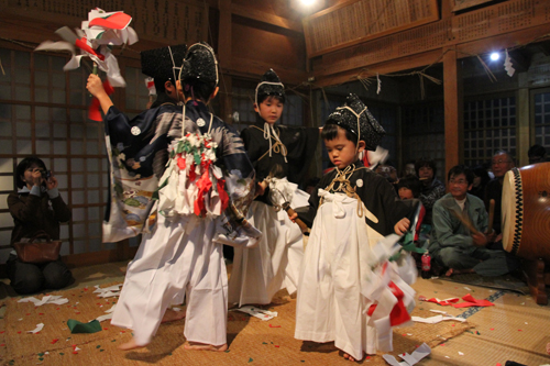 ４歳の子どもも立派に演目をこなした