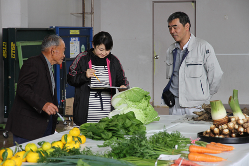 地元産野菜の品評会も行われた