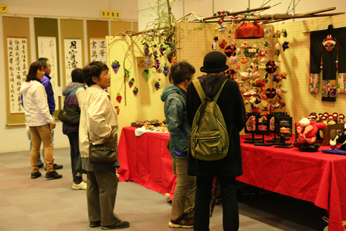 館内では「ゆや文化祭」として、手芸や書道、写真などの展示が行われた