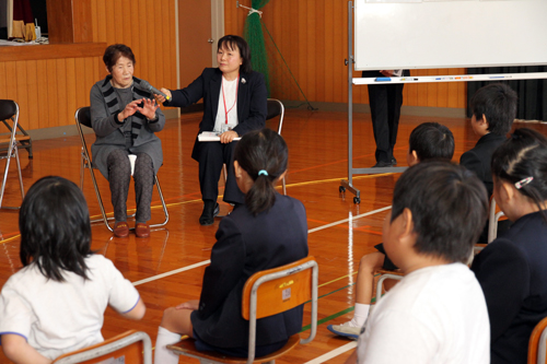 日露兵士の墓碑を長年管理されている君川歌子さんのお話