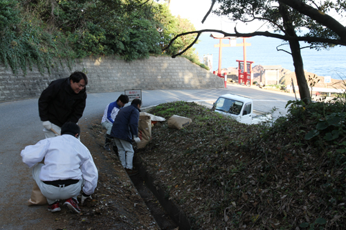 油谷地区は元乃隅稲成神社周辺で作業が行われた