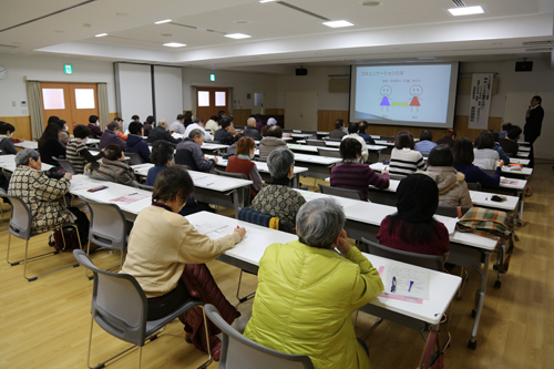 地域住民など約50人が参加した