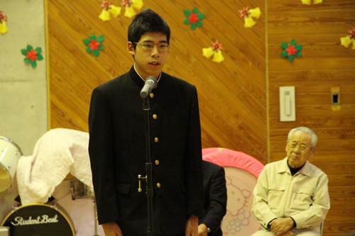 児童代表の川並勇人さんは「自身も社会に貢献できる人材に」と話した