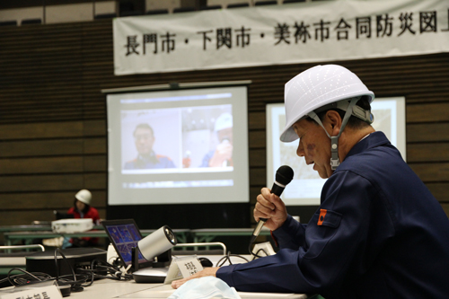 下関市の中尾市長とビデオ通話を行う大西市長