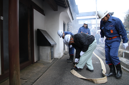 出火場所は築230年の国指定重要文化財「早川家住宅」