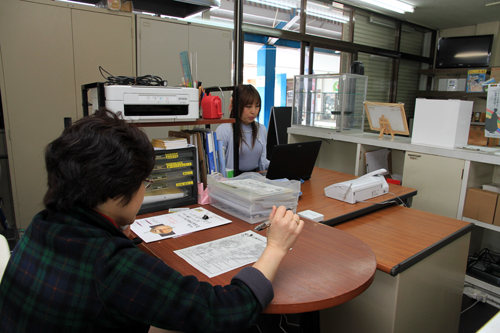職員2名が常駐し、観光案内などの対応を行う
