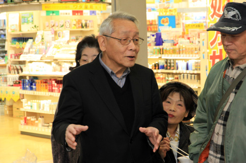 「鯨肉は栄養価が高い。鯨肉の食文化を守っていきたい」と話す上田会長