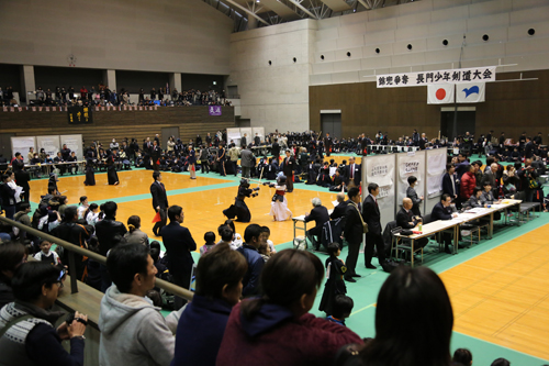熱気に包まれた会場