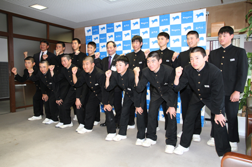 「長門クラブ」として、市内の各中学校から招集された14人の選手が出場