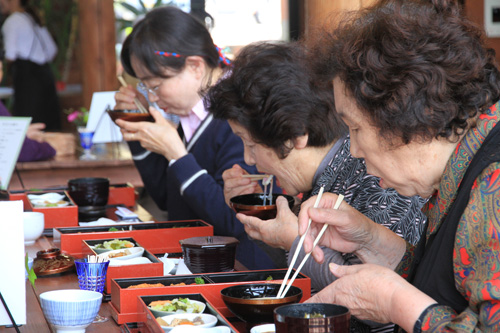 来場者は口々に「美味しい」を連発