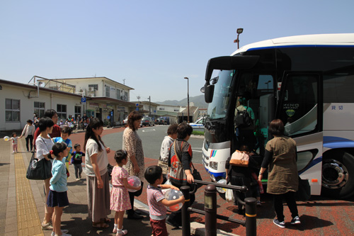 長門市駅からはバスでルネッサながとまで移動