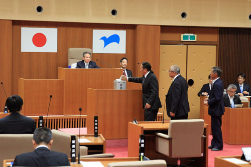 正副議長を決める投票が行われた
