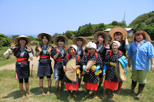 山口県立大学の学生も早乙女姿になり参加