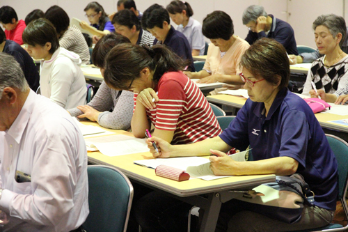 持参物や緊急時の対応、各担当の役割などが説明された