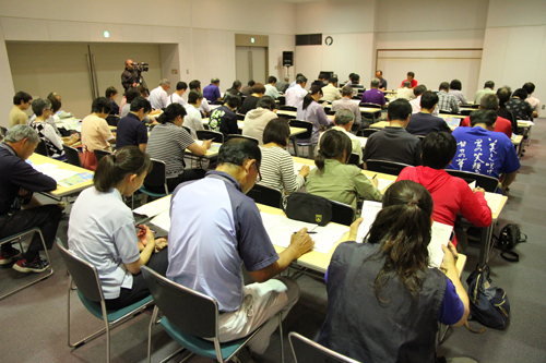 大会当日は約750人のスタッフが、エイドステーションの運営やコース誘導、受付などに携わる