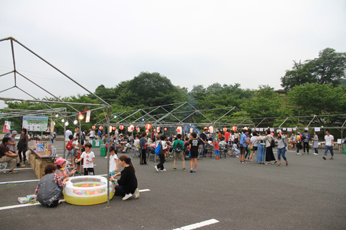 頭振川緑の砂防公園駐車場を会場に開催された