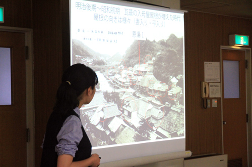 古い湯本温泉の写真から昔の建物や街並みの特徴を探る