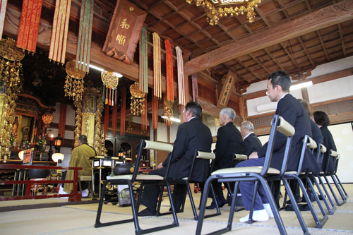 向岸寺で行われた慰霊祭