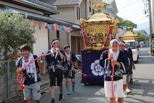 みこしも八坂神社を出発して古祇園を目指す