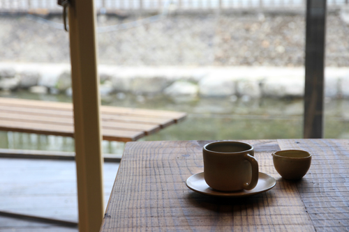 長門湯本温泉の旅館関係者や萩焼作家などの若手がカフェを開業