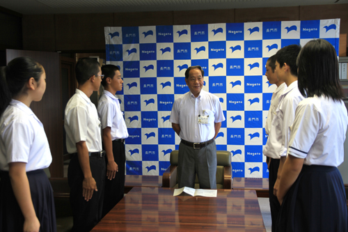 「異文化を経験して、自分の視野を広げてほしい」と大西市長