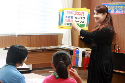 講師を務めたのは、昨年の日ロ首脳会談でも通訳として活躍された上田エカテリーナさん