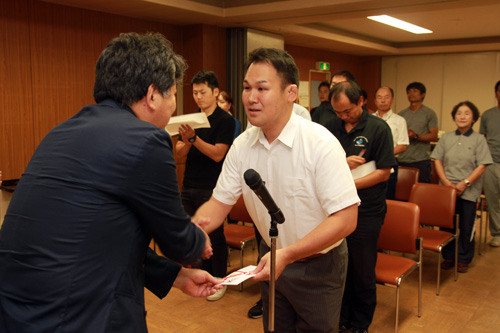 出場各チームに激励費が交付された