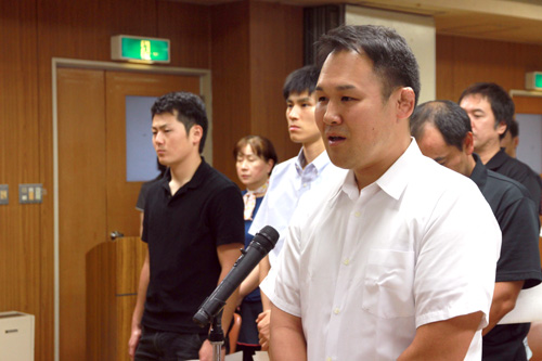 「先陣を切って頑張りたい」と相撲競技に出場する清水裕介さん