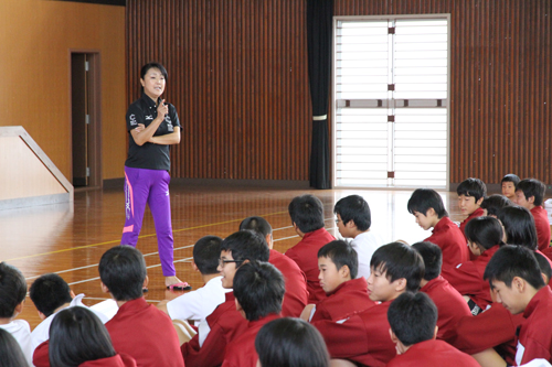 講師はコンディショニングトレーナーの有吉与志恵さん
