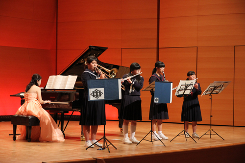 市内中学生との特別共演も実現