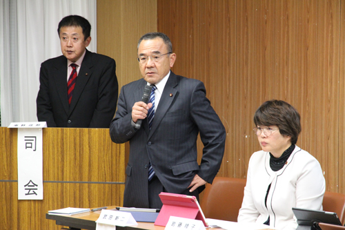 「市民の話を聞いて地域の課題を知り、よりよい議会にしていきたい」と武田議長