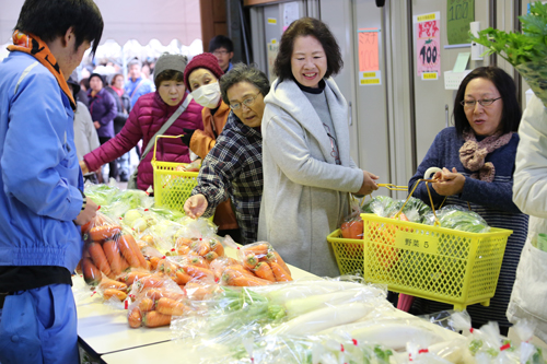 まるまると育った野菜は大人気