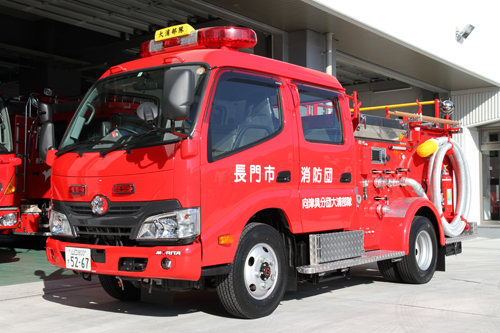 車両は6人乗り、現場では車両に直接ホースをつないで放水が可能