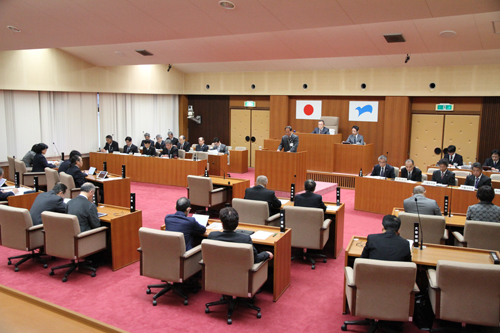 一般会計補正予算を含む19議案を上程